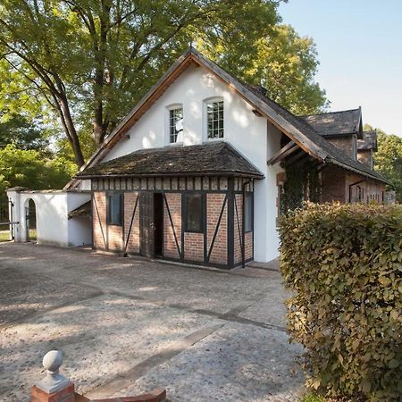 Dom Lowczego Gnoyna Park Casa de hóspedes Radziejowice Exterior foto